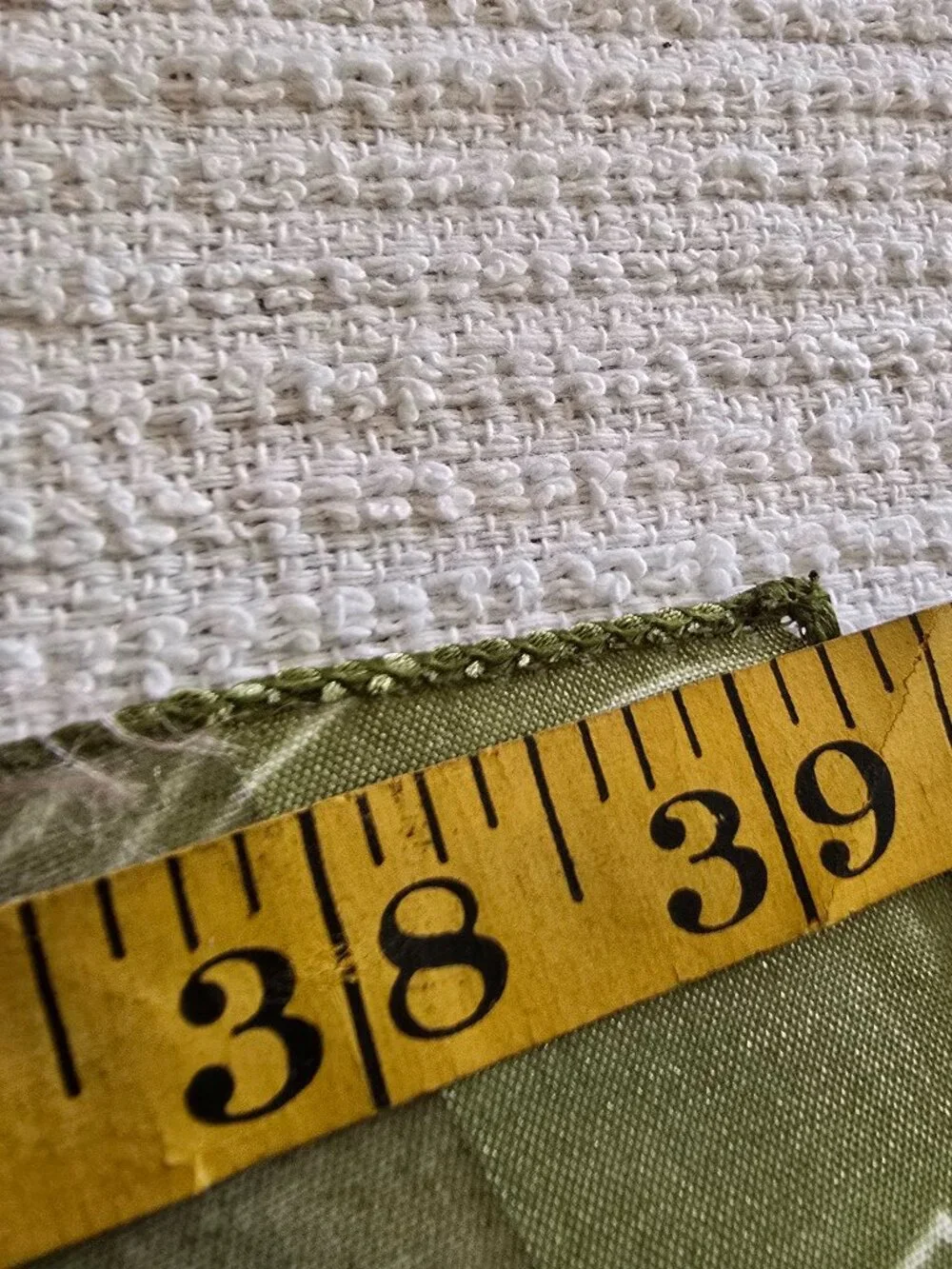 Vintage 100% Silk Scarf in Shades of Green, Palm Tree Motif - Picture 10 of 10